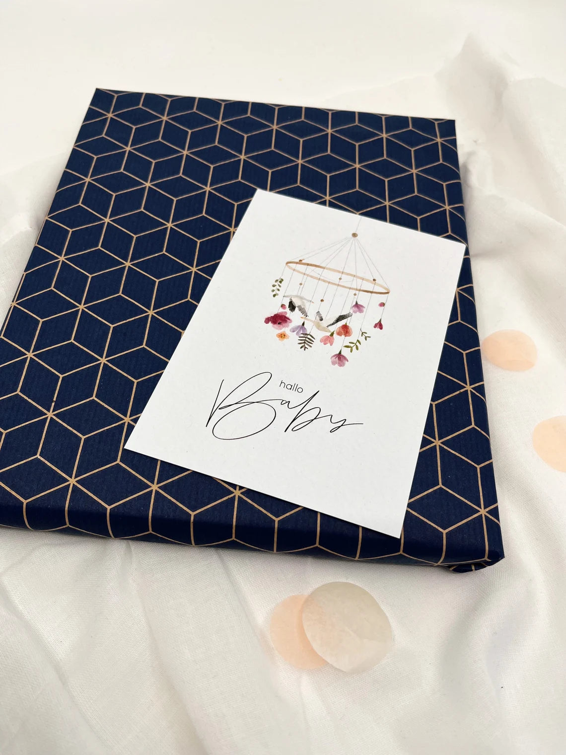 Karte zur Geburt "Hallo Baby" Mobile Wildgänse (Postkarte A6)