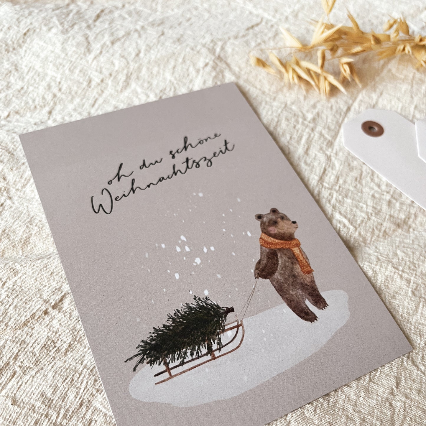 Weihnachtskarte Bär mit Weihnachtsbaum (Postkarte A6)