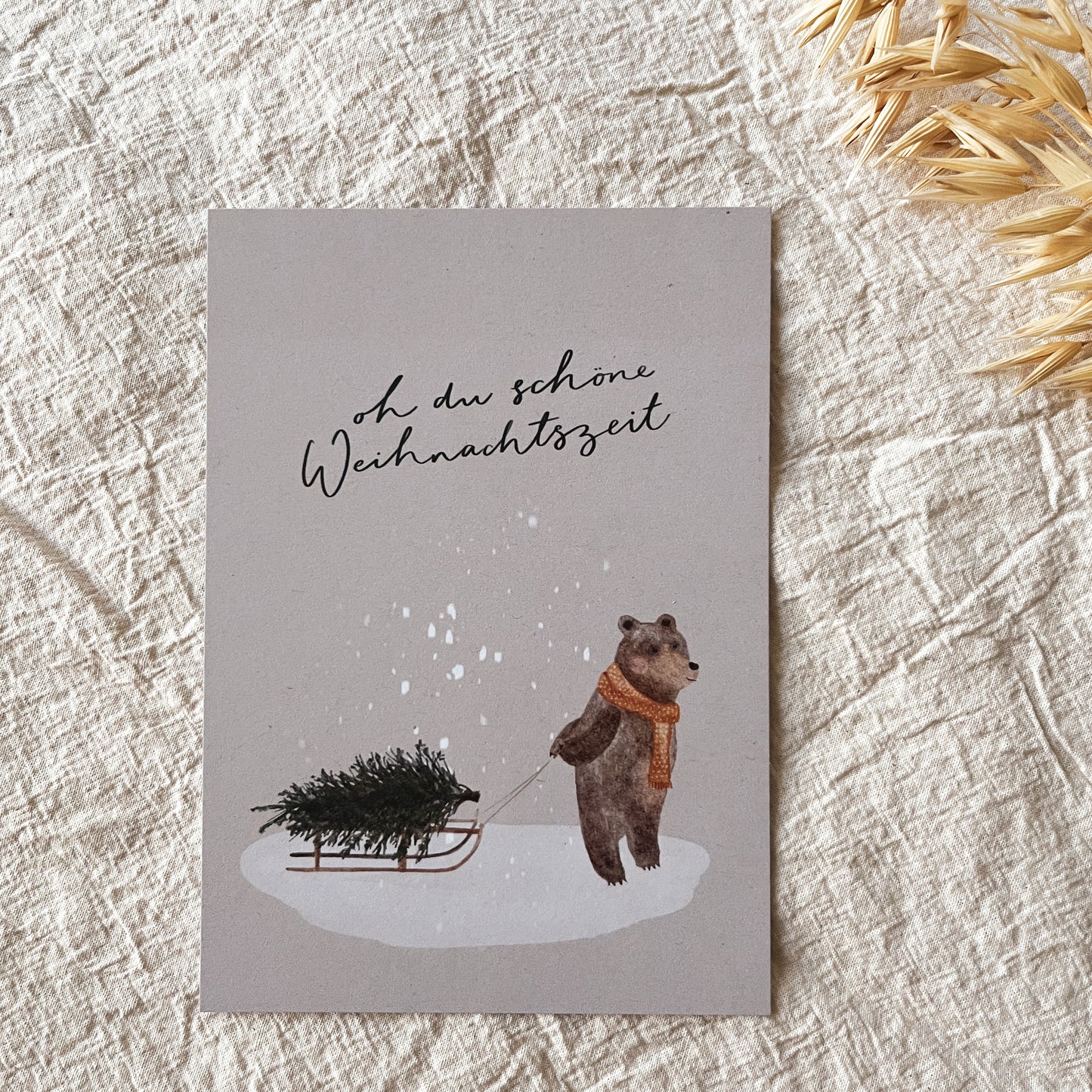 Weihnachtskarte Bär mit Weihnachtsbaum (Postkarte A6)