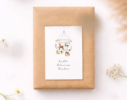 Karte Geburt Waldtiere Mobile Hallo kleines Wunder (Postkarte A6)