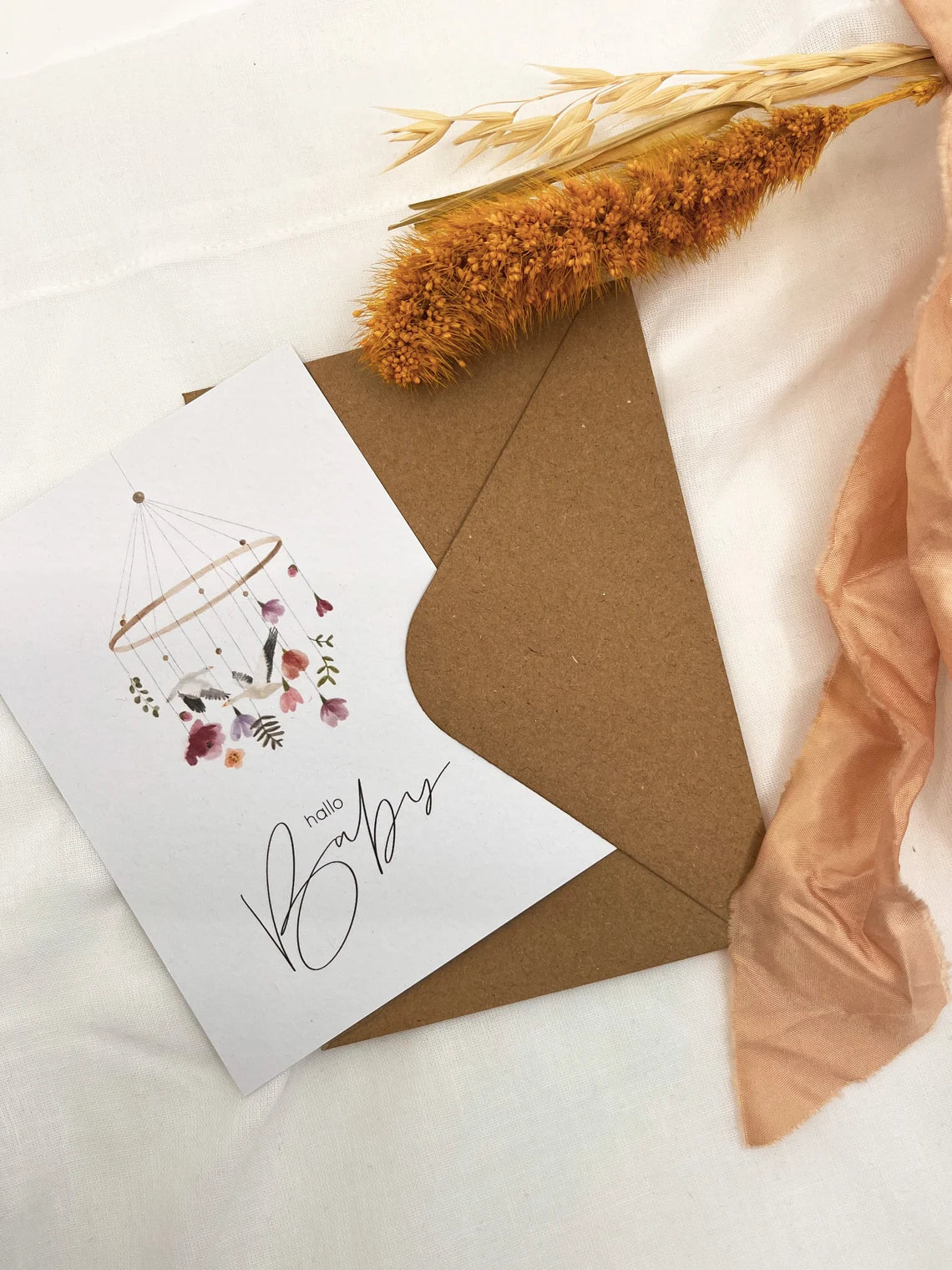 Karte zur Geburt "Hallo Baby" Mobile Wildgänse (Postkarte A6)